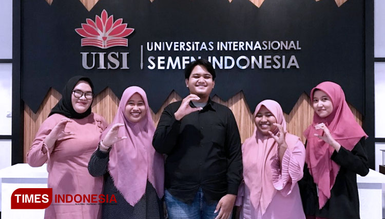 Tim Clay beranggotakan Nikola Filippo, Nadiyatul Ula, Nurul Hidayatullah, Amelia Hayyu, Lushia Nurul siap berlaga di ajang MoonsoonSIM internasional. (FOTO: AJP TIMES Indonesia)
