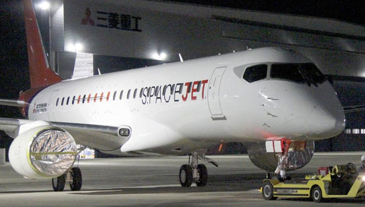 Inilah pesawat Mitsubishi SpaceJet, yang sedang dikembangkan oleh anak perusahaan Mitsubishi Heavy Industries Ltd., terlihat di Toyoyama, Prefektur Aichi, pada bulan Januari. (FOTO: The Japan Times/Kyodo).