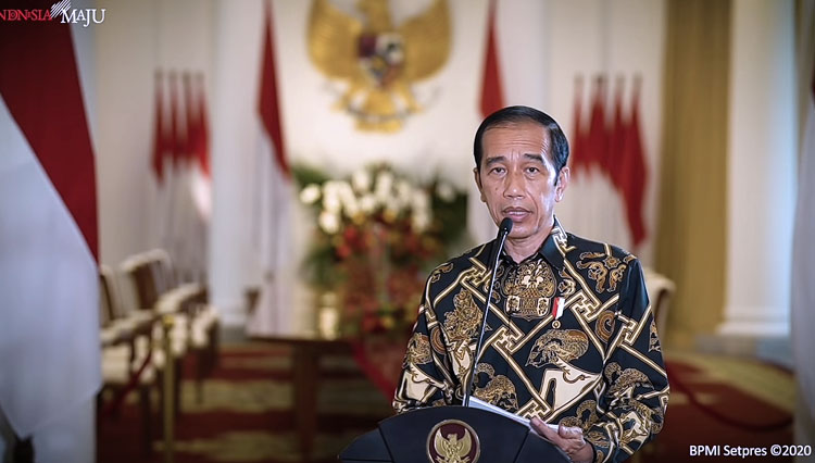 Presiden Jokowi saat memberikan sambutan ulang tahun IDI ke 70 yang tayang pada YouTube Sekretariat Presiden pada Sabtu, (24/10). (Foto: Tangkapan layar YouTube Sekretariat Presiden) 