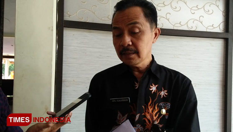 Plt Kepala BKD Bondowoso Apil Sukarwan saat dikonfirmasi (FOTO: Moh Bahri/TIMES Indonesia)