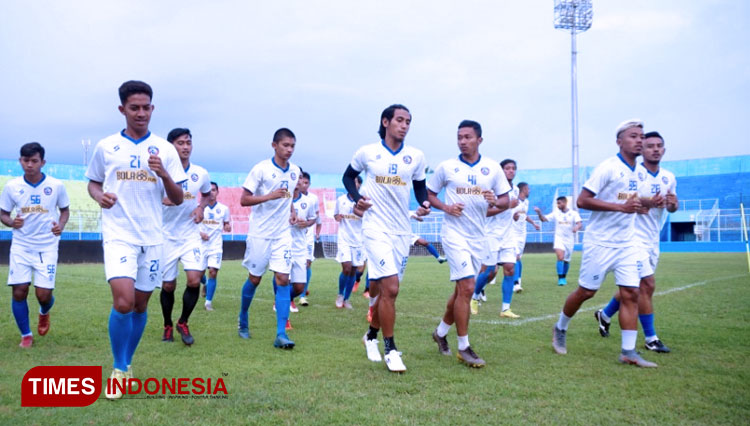 Arema FC saat menggelar sesi latihan di  Stadion Kanjuruhan, Kabupaten Malang (FOTO: Ovan Setiawan/TIMES Indonesia) 