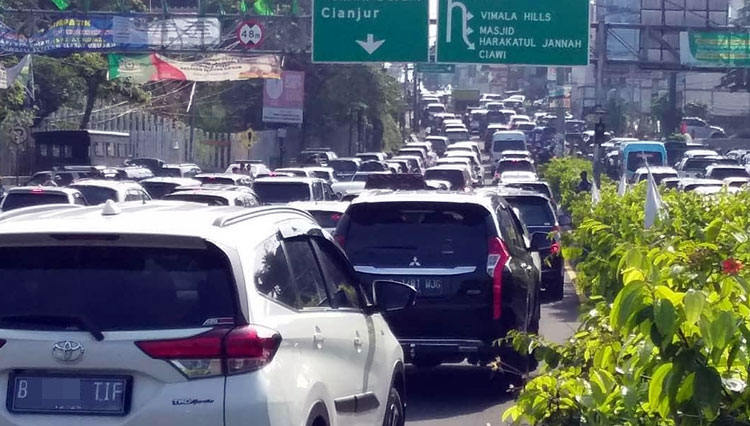 Kepadatan lalu lintas dikawasan Puncak Bogor. (Foto: Twitter Info Bogor) 