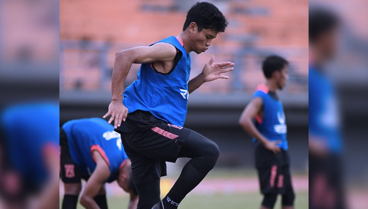 Para pemain Borneo FC saat menjalani latihan bersama di lapangan (foto: Instagram/Borneo FC)