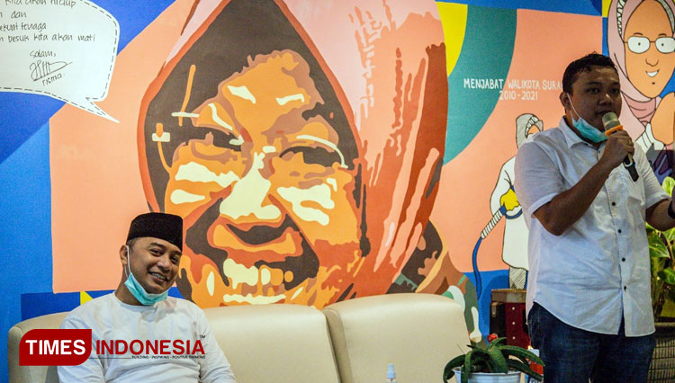 Fuad Bernardi, putera Wali Kota Risma berbicara dukungannya ke Eri Cahyadi. (Foto: Eri-Armuji for TIMES Indonesia)