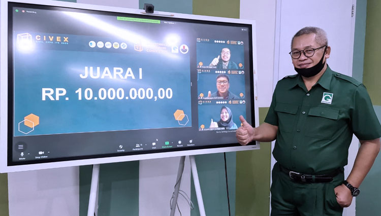 Ketua Dewan Juri Wahyu P. Kuswanda, melakukan celebrate bersama Juara I, Tim Kuya Ab1naya dari ITB (Nugraha Seftyan Jody, Harli Meidian Rahmanhadi dan Amallya Shilla Pradina) secara virtual, Minggu (1/11/2020). (FOTO: Dok.Teknindo Geosistem Unggul)