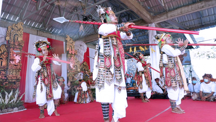Pertamina melalui Marketing Region Jatimbalinus melaksanakan kegiatan seni Panggung Virtual Abirama Budaya Bengkala, Minggu (1/11/2020). (Foto: Dok.Pertamina)