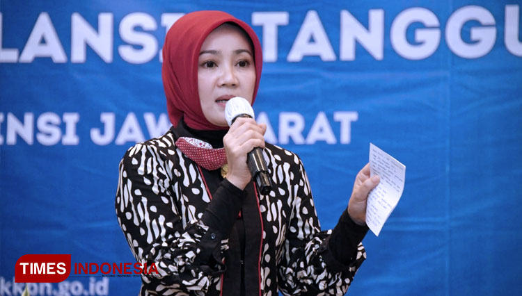Ketua TP-PKK Jabar Atalia Praratya Ridwan Kamil saat Sosialisasi Tujuh Dimensi Lansia Tangguh yang diinisiasi Perwakilan BKKBN Provinsi Jabar di Hotel Novotel, Kota Bandung, Senin (2/11/20). (FOTO: Humas Jabar for TIMES Indonesia)