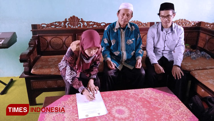 Penandatanganan MoU antara STAIMA Al Hikam dan Yayasan Manbaul Ulum. (FOTO: STAIMA Al Hikam for TIMES Indonesia)