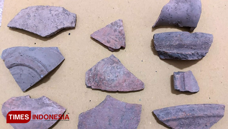 Arca-berbentuk-menyerupai-perempuan-2.jpg