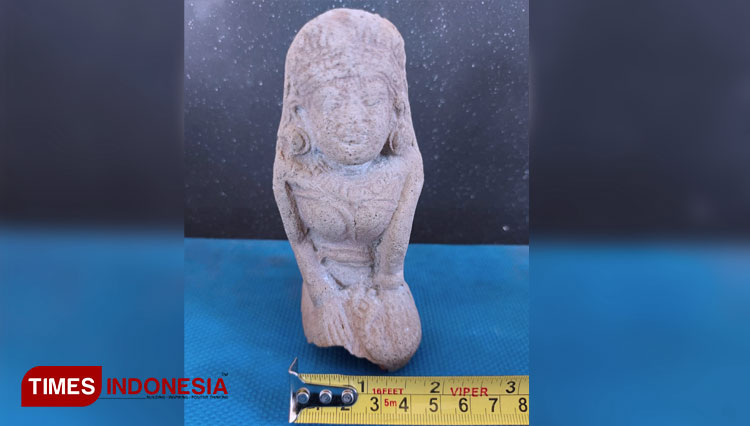 Arca-berbentuk-menyerupai-perempuan-3.jpg