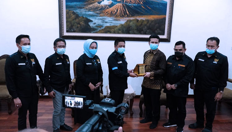 BPKN RI Saat bertemu dengan Wakil Gubernur Jatim, Kamis (5/11/2020). (Foto: dok. BPKN RI)