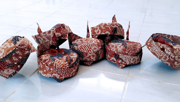Salah satu Odheng Bangsawan yang diborong pejabat Pamekasan.(Foto: Akhmad Syafi'i/TIMES Indonesia)