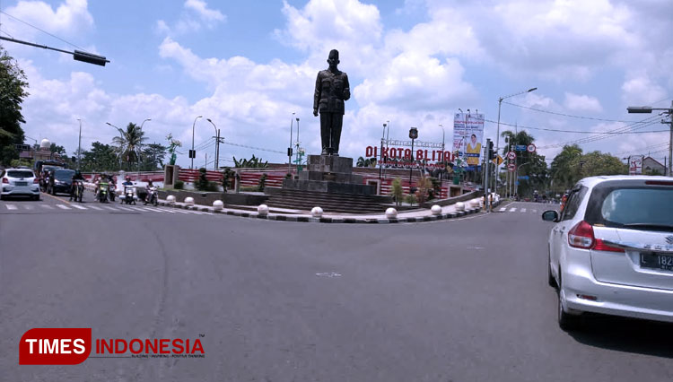 Simpang Herlingga Kota Blitar, salah satu yang dipasang suara Cctv. (FOTO: Sholeh/ TIMES Indonesia)