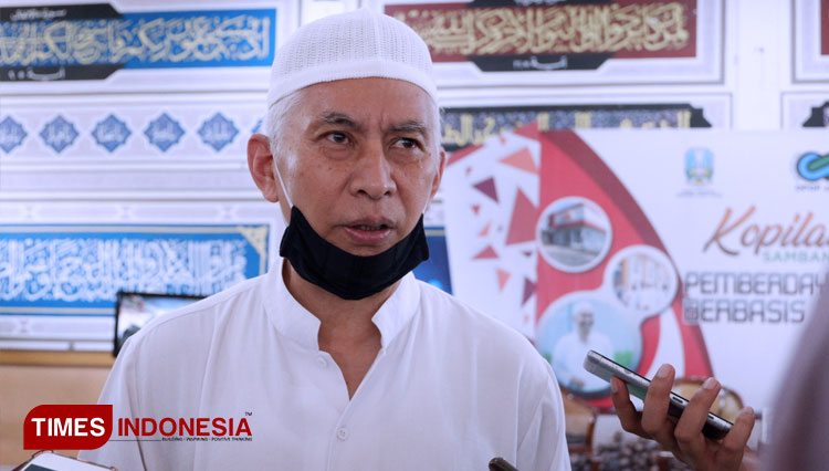 Pengasuh Pondok Pesantren Bahrul Maghfiroh Prof Dr Mohammad Bisri. (Foto: Naufal Ardiansyah/TIMES Indonesia)