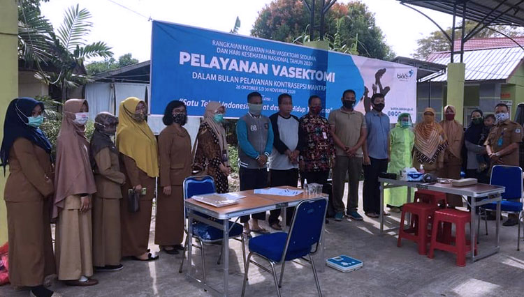DPPKB Bontang saat peringati hari Vasektomi se Dunia. (FOTO: Dok DPPKB Bontang)