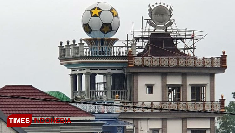 Monumen Bola SSB Andalas
