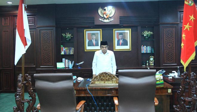 Menteri Agama Fachrul Razi saat mengikuti Penganugerahan gelar Doktor Honoris Causa Habib Luthfi Bin Yahya dari Universitas Negeri Semarang secara daring pada Senin, (9/11). (Foto: Dokumentasi Kemenag)