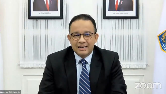 Gubernur DKI Jakarta Anies Baswedan dan Direktur PT MRT William Syahbandar dalam peluncuran buku digital