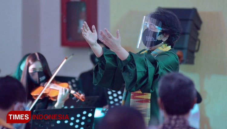 Penampilan Batavia Chamber Orchestra UNJ di Acara Dialog Kebangsaan UNJ. (FOTO: AJP TIMES Indonesia)