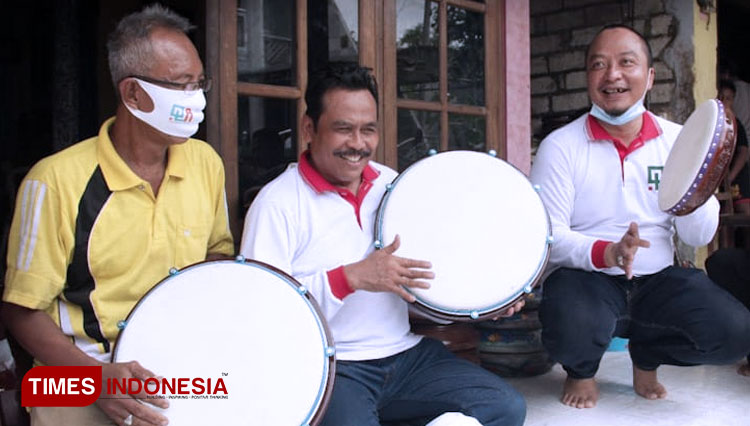 Sentra perajin rebana di Desa Bungah Kecamatan Bungah Kabupaten Gresik (Foto: Akmal/TIMES Indonesia).