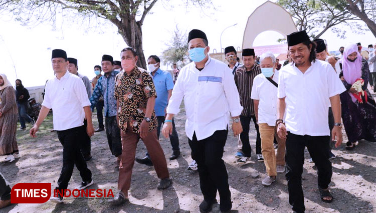 Fahri Hamzah C