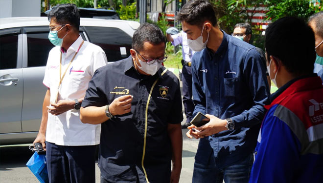 Direktur Pengembangan Bisnis PT Pertamina Haryo Yunianto saat meninjau langsung SPBU di Kota Malang, Jumat (13/11/2020).(Dok.Pertamina) 