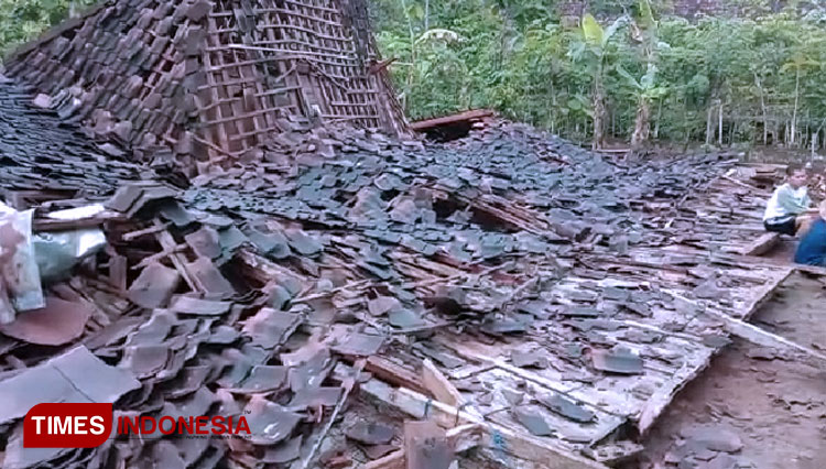 Kondisi-rumah-rata-dengan-tanah-23.jpg