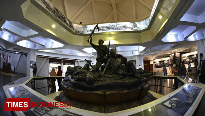 Ilustrasi - tur virtual di museum tugu pahlawan Surabaya. (Foto: Humas Pemkot Surabaya for Times Indonesia)