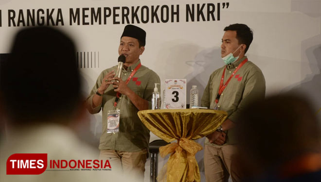 Paslon Bupati dan Wakil Bupati Bandung Nomor 3 Dadang Supriatna-Sahrul Gunawan saat Debat Publik kedua, di Kopo Square, Kec Margahayu, Kab Bandung, Sabtu (14/11/20) malam. (FOTO: KPU for TIMES Indonesia)