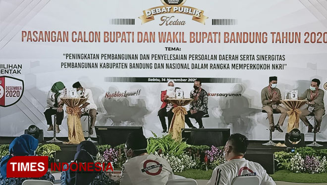 Debat Publik kedua Pilbup Bandung digelar KPU Kab Bandung, Sabtu (14/11) malam. (FOTO: KPU for TIMES Indonesia)
