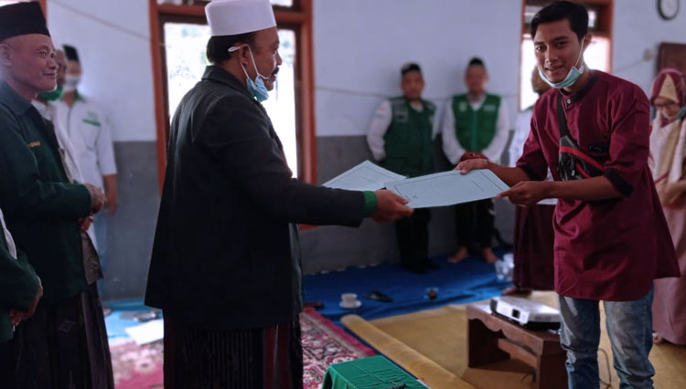 Proses baiat pengurus NU Care Lazisnu Kabupaten Upzis Kecamatan Pakisaji. (Foto: NU Care Lazisnu Kabupaten Malang)