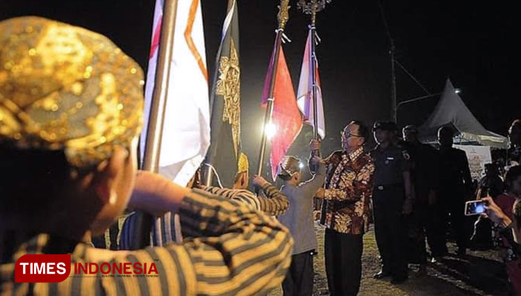 Bupati Blitar Rijanto menghadiri Getih Getah Gula Klapa  pada tahun 2019.( Foto: Sholeh/ TIMES Indonesia)