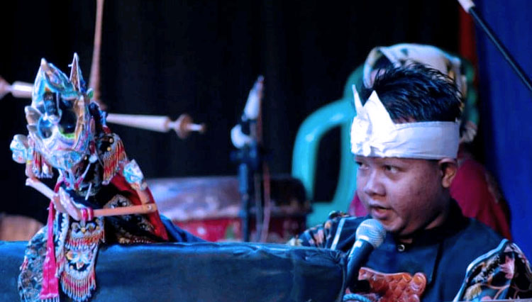 Dalang Ading Bontot yang juara festival virtual dalang muda dan anak tingkat nasional tahun 2020. (Foto: Disparbud Majalengka for TIMES Indonesia)