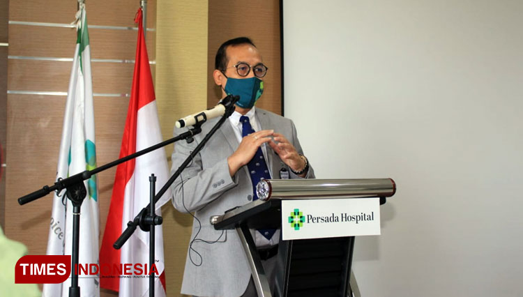 Direktur Persada Hospital dr Sigit Riyarto, M.Kes saat menyampaikan sambutannya dalam acara pelantikan dan sertijab. (Foto: Persada Hospital for TIMES Indonesia)