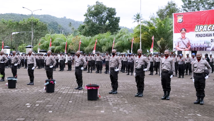 Upacara pembukaan Pendidikan Pembentukan Bintara Polri di Maluku Utara dipimpin langsung oleh Kapolda Irjen Pol. Drs. Rikwanto. (Foto: Dok Humas Polda Malut)