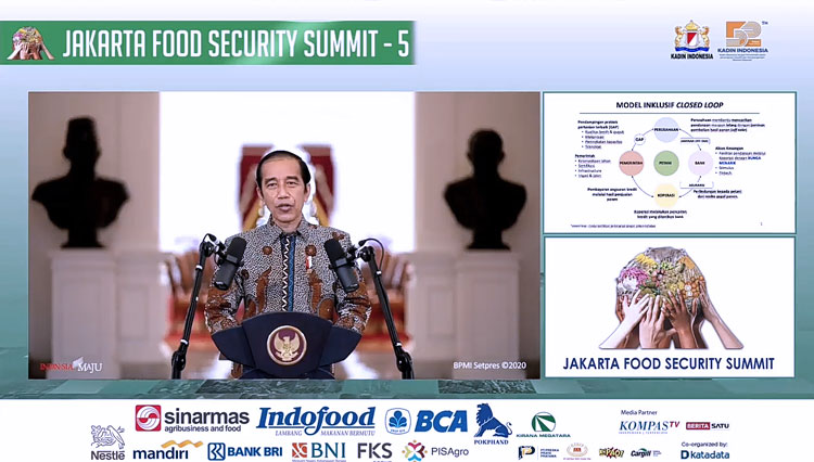 Presiden Jokowi saat membuka JFSS kelima yang diselenggarakan oleh Kadin Indonesia secara virtual pada Rabu (18/11). (FOTO: Tangkapan layar YouTube Kadin Indonesia) 