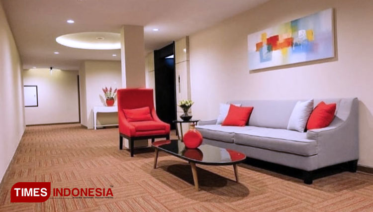A nice ambience at lounge room of News Front One Hotel. (PHOTO: News Front One Hotel for TIMES Indonesia)