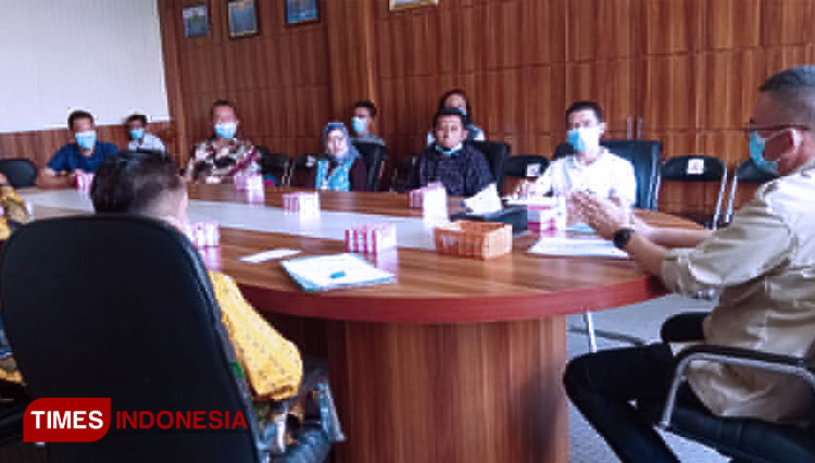 Walikota Pagaralam, Alpian Maskoni menerima audiensi dari jajaran PHRI Kota Pagaralam (FOTO: Asnadi/ TIMES Indonesia) 