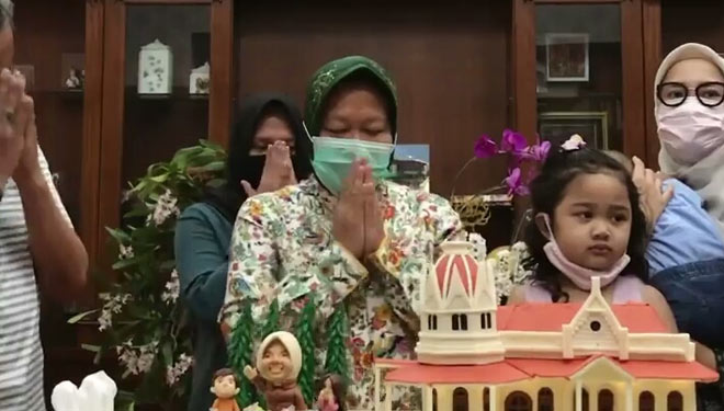 Wali Kota Surabaya Tri Rismaharini dalam ulang tahunnya yang ke-59. (FOTO: Tangkapan layar/Times Indonesia)