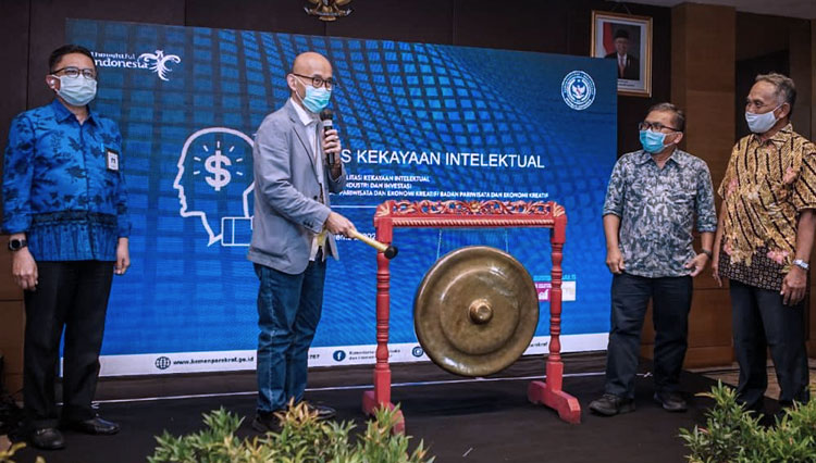 Pembukaan Kelas Kekayaan Intelektual Kemenprekraf RI untuk pelaku ekonomi kreatif di Surabaya. (foto: Kemenparekraf RI)