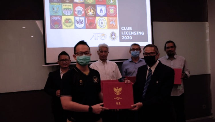Plt Sekretaris Jenderal PSSI, Yunus Nusi saat mengikuti acara AFC Club' Licensing di Jakarta (FOTO: Dokumen/PSSI)