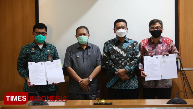 Wali Kota Bandung, Oded M. Danial usai penandatanganan kerja sama dengan Disdik Jabar di Pendopo Kota Bandung, Jumat (20/11/20).(FOTO: Humas Pemkot for TIMES Indonesia)