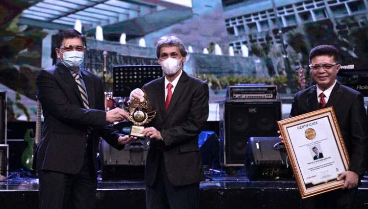 Kementerian PUPR RI Raih Tiga Penghargaan Anugerah Indonesia Property & Bank Award 2020