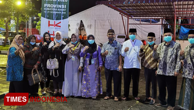Sembilan kafilah asal Kabupaten Tuban yang mewakili Provinsi Jatim dalam MTQN 2020 Di Sumatera Barat (21/2020/2020). (Foto : Kafilah MTQ/TIMES Indonesia) 