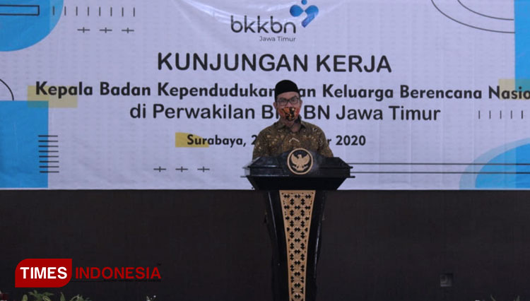 Kepala BKKBN RI saat melakukan kunjungan kerja ke Perwakilan BKKBN Jatim. (Foto: Khusnul Hasana/TIMES Indonesia)