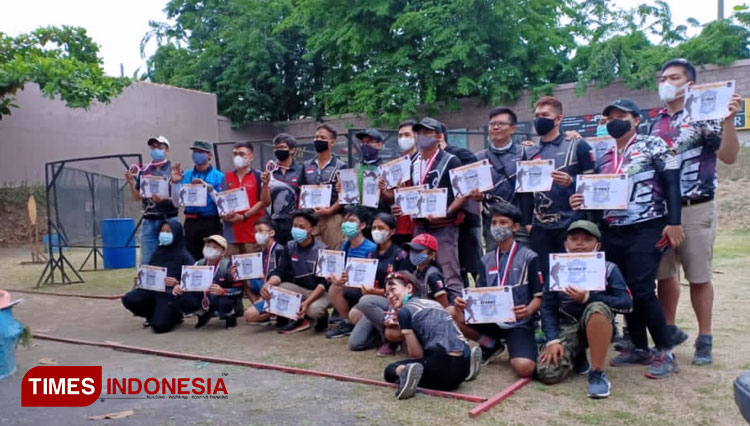 Para peserta lomba kejuaraan Tembak Reaksi Dispora Surabaya (Foto: Rizki Alfian/ TIMES Indonesia)