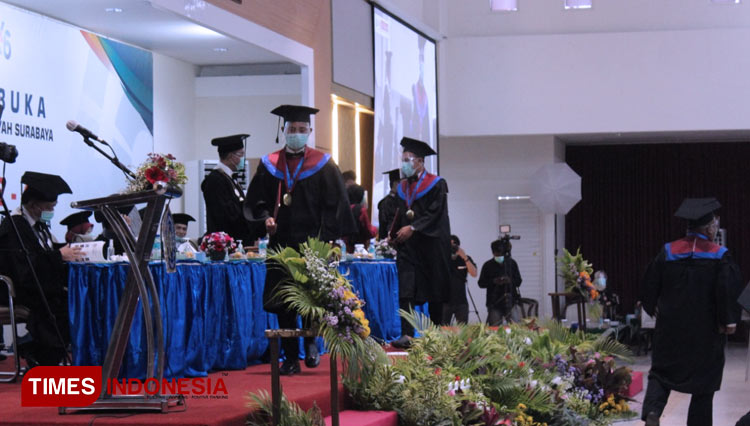 Wisuda offline 3