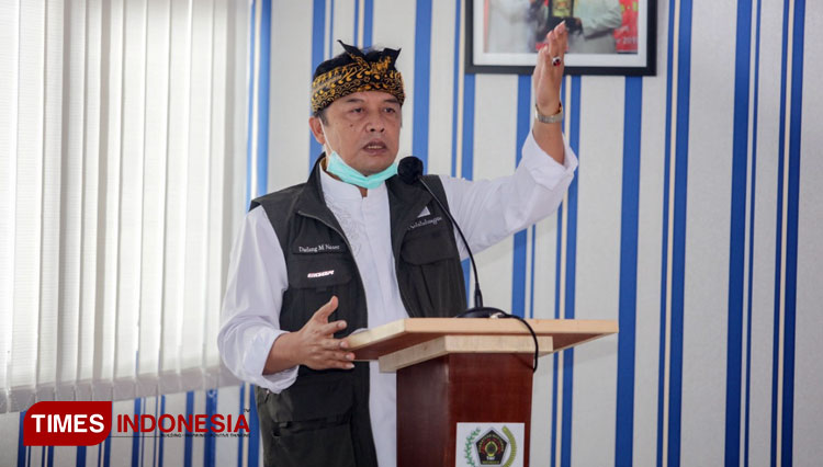Bupati Bandung Dadang M Naser saat meresmikan Gedung PWI Kabupaten Bandung di Soreang, Selasa (24/11/20). (Foto: Humas Pemkab for TIMES Indonesia)