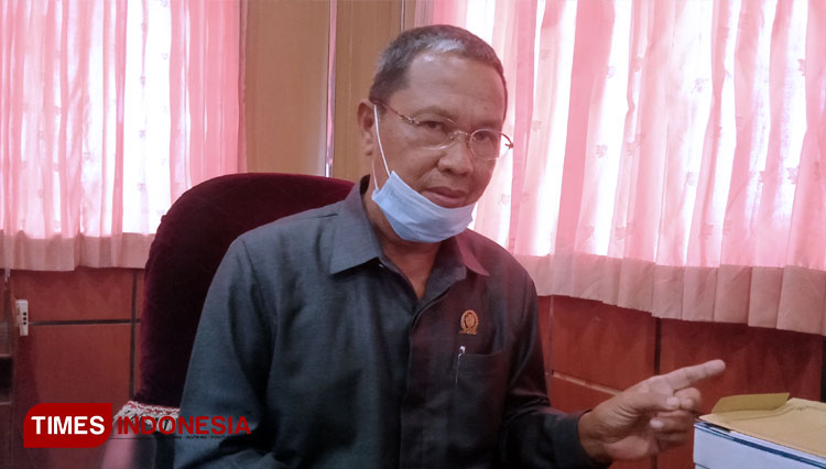 Ketua DPRD Kabupaten Bondowoso saat dikonfirmasi di ruang kerjanya (FOTO: Moh Bahri/TIMES Indonesia).