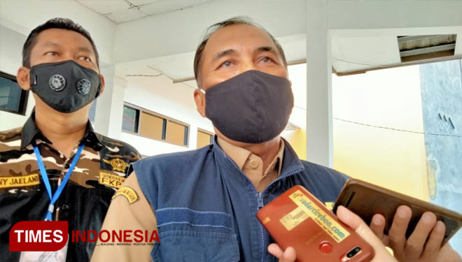 Camat Kejaksan Heru Utomo saat ditemui di Kecamatan Kejaksan (Foto: Dede Sofiyah/TIMES Indonesia)